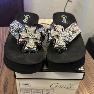 GRAZIE Leather Thong Sandals with Silver Cross and Roses Details